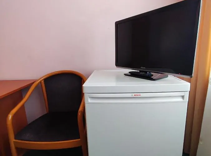 Jantar Economy Hostel *